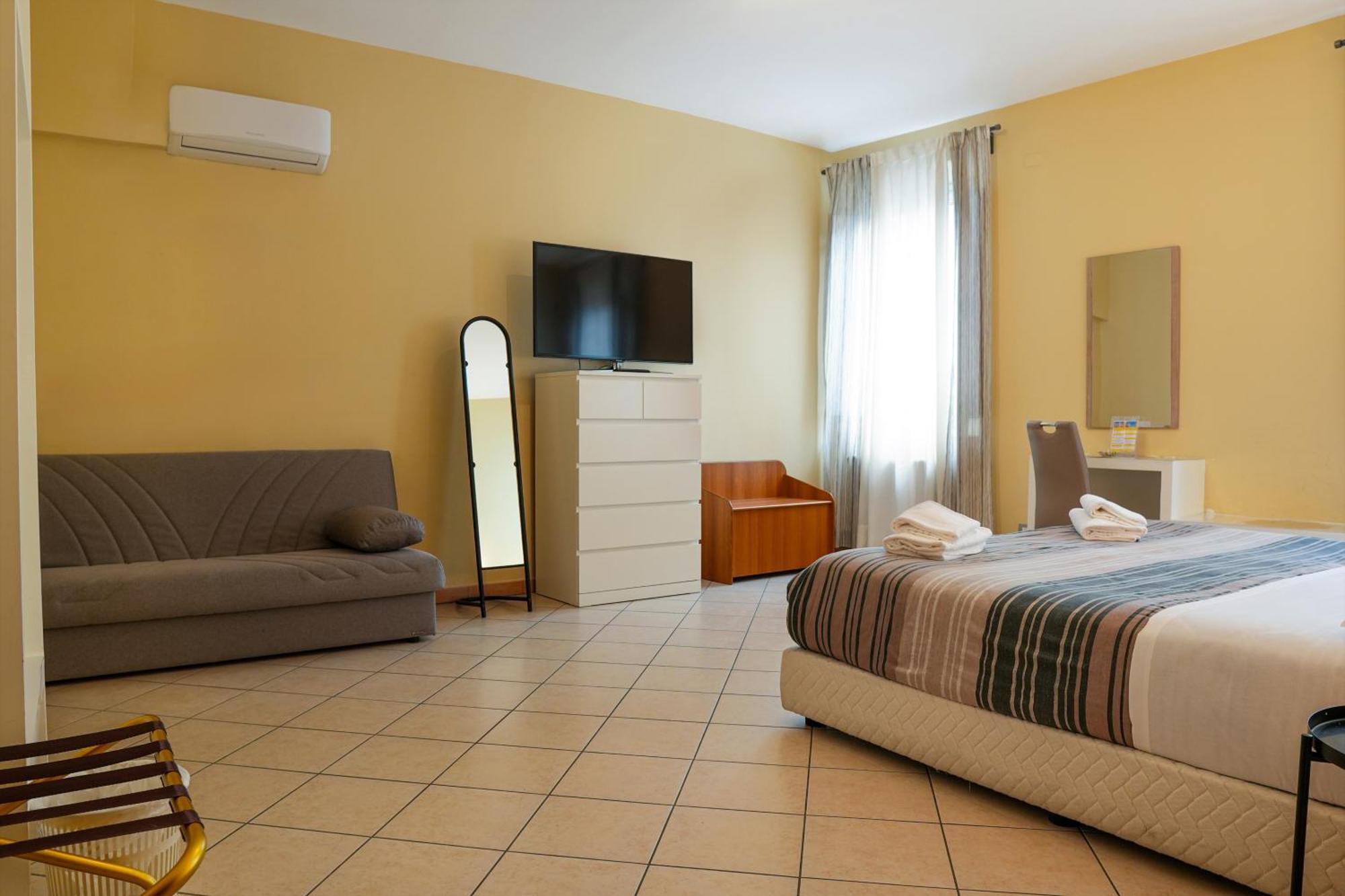 Smart Hotel Ferrara Eksteriør bilde
