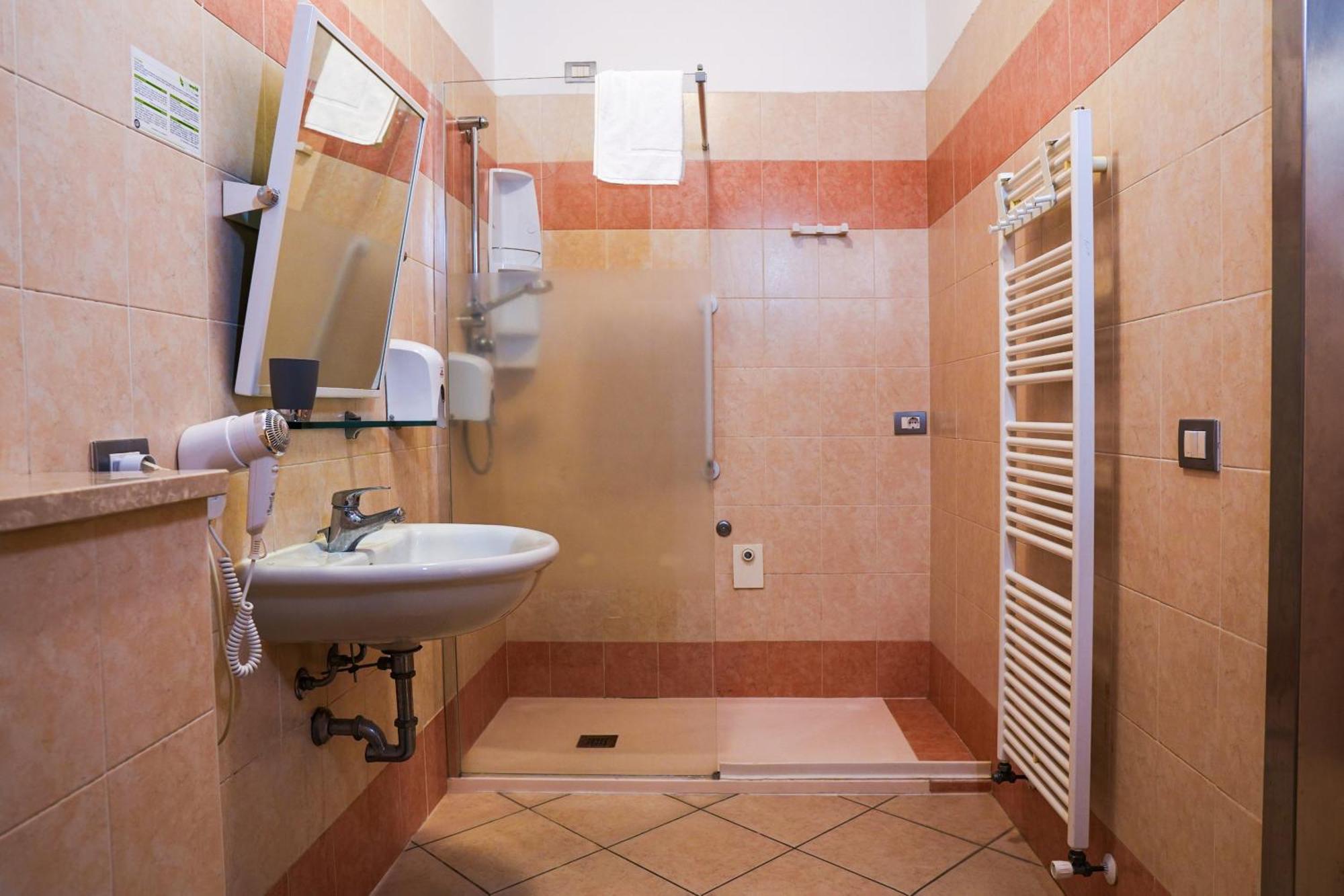 Smart Hotel Ferrara Eksteriør bilde